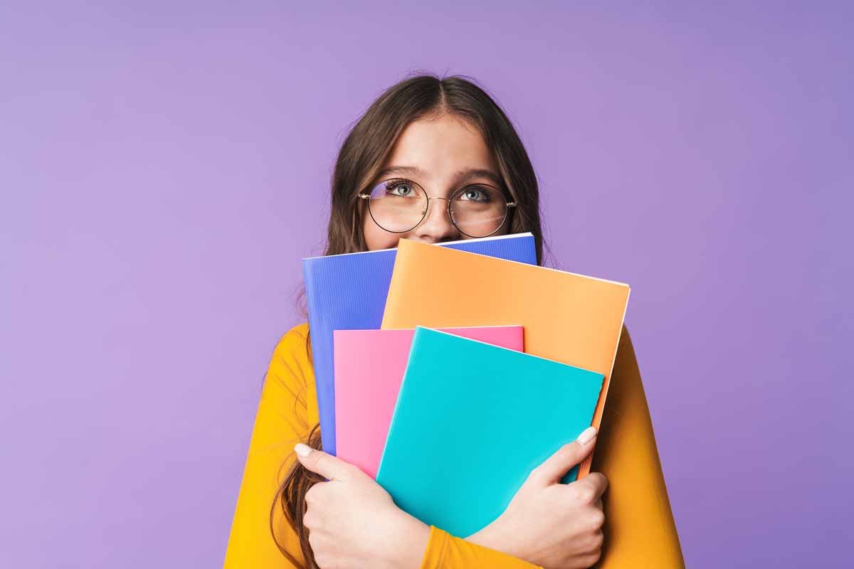 Foderare libri e quaderni per la scuola: tecniche, materiali e idee pratiche